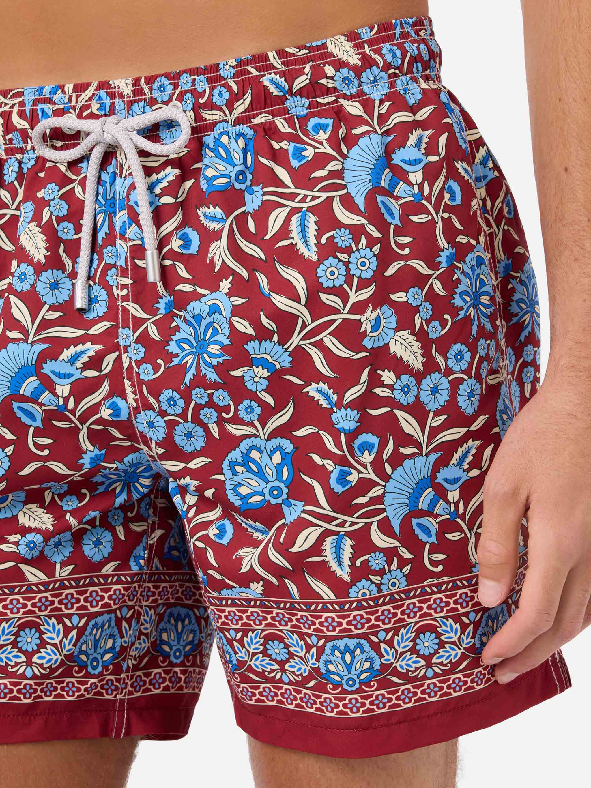 Gustavia burgundy swim shorts with floral print - Image 4